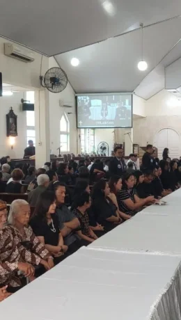 Jumat Agung Bermakna, Jemaat Bersatu dalam Perjamuan Kudus