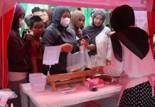 Menjelang Magrib di Kukusan,  Cerita Pasar Takjil Ramadan