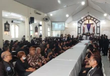 Jumat Agung Bermakna, Jemaat Bersatu dalam Perjamuan Kudus