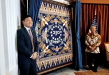 Misi AS untuk ASEAN Luncurkan Batik Bertemakan 250 Tahun Kemerdekaan