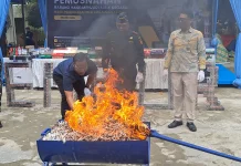 Bea Cukai Samarinda Musnahkan Rokok dan Miras Ilegal Senilai Rp3 Miliar