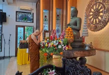 Ratusan Umat Buddha Khusyuk Rayakan Waisak 2570 BE di Vihara Muladharma Samarinda