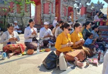 Umat Hindu di Samarinda Rayakan Kuningan, Simbol Kembalinya Leluhur ke Kayangan