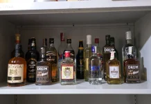Satpol PP Kaltim Temukan 1.815 Botol Miras dalam Operasi di Sekitar Sepaku