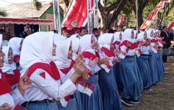 Lagu Indonesia Timur Bergema di Pendopo Ronggosukowati Pamekasan saat HUT ke-81 RI