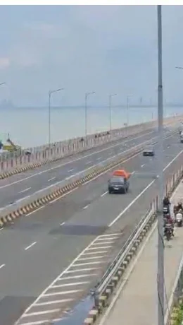 H+ 5 Arus Balik di Jembatan Suramadu Ramai Lancar