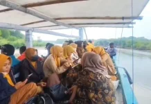 Perjuangan Guru dan Nakes di Pulau Mandangin Sampang