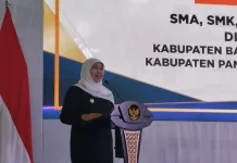 Gubernur Khofifah Dorong Pembangunan SDM Madura dengan ‘Mama Mau Naik Kelas’
