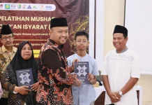 Sahabat Tuli Sampang Ikuti Pelatihan Baca Al-Qur'an Isyarat