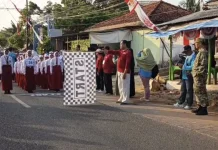 Lomba Gerak Jalan Meriahkan HUT ke-81 RI di Sumenep