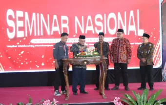 Apresiasi Program Beasiswa Pemkab Rembang, Mendikdasmen: Terobosan Hebat