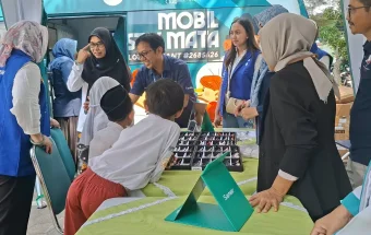 Atasi Gangguan Penglihatan Anak, 187 Siswa SD di Pati Terima Kacamata Gratis