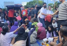 Buka Bersama Warga, Komunitas Ayo Berbagi Pati Bangun Solidaritas Sosial