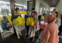 Gereja Santa Theresia Bongsari Laksanakan Tebus Murah Sembako