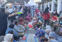 Aksi Berbagi Ramadan Satukan Warga di Simpang Lima Pati