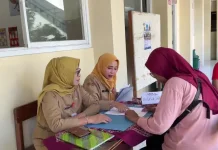 Terkendala SPMB Online, Ortu di Kota Semarang Datangi Sekolah untuk Daftarkan Anak