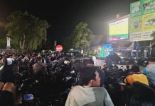 Ada Makanan Gratis dan Doorprize, Nobar Pildun di Alun- alun Rembang Banjir Penonton