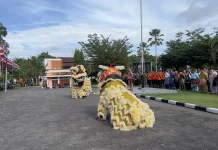 Penampilan Barongsai pada Upacara HUT Sintang ke-664