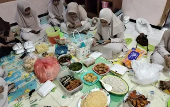 Tutup Semester Tidak Cuma Bagi Rapor