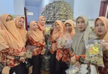 Melihat Langsung Produksi UMKM Keripik Paru di Kacongan