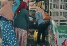 Kita Berbagi Sosial Temani Warga Buka Puasa Melalui Nasi Bungkus Tujuan Akhirat