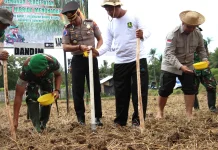 Kapolres Sumenep Pimpin Gerakan Tanam