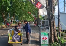 Kita Berbagi Sosial Bagikan Ratusan Nasi Bungkus