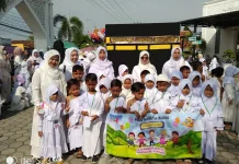 Praktik Manasik Haji Anak PAUD, Menanamkan Nilai Ibadah sejak Usia Dini