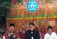 SDN Juluk I Gelar Serah Terima Murid Baru pada Hari Pertama MPLS