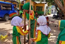 Keseruan Siswa SDN Tamansare 1 Bermain Egrang Bersama Perpusling