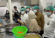 Menko Pangan Kunjungi Dapur SPPG Nikmat Barokah Surabaya