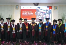 Ubaya Kukuhkan 10 Guru Besar
