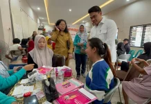 Antusiasme Warga Pacarkeling Manfaatkan Cek Kesehatan Gratis