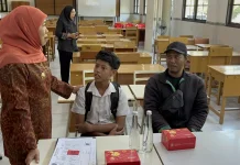 Gubernur Khofifah Pastikan Layanan SPMB Tertib dan Lancar