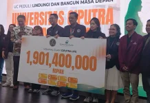 Universitas Ciputra Salurkan Beasiswa bagi Mahasiswa Terdampak Musibah