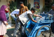 Karang Taruna Bantu Salurkan Beras Bapanas