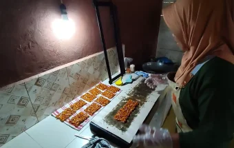 Halua Kenari, Kuliner Tradisional Kampung Mala yang Tetap Bertahan Turun-Temurun