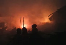 Dua Rumah Berkonstruksi Papan di Kebayakan Hangus Terbakar