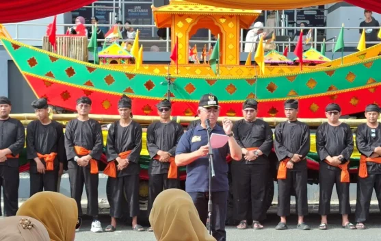 Berita Video - IRAW TENGKAYU KE-15 Simbol Persatuan dan Pariwisata ...