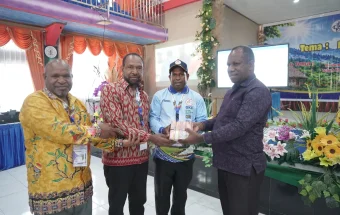 Gubernur Papua Pegunungan Salurkan Rp200 Juta untuk Konferensi GKII Hitigima