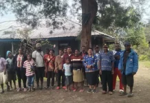 Kepala Distrik Bugukgona Tinjau Pembangunan dan Layanan Dasar di Kampung