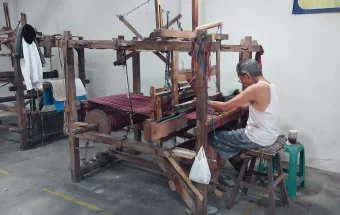 Menelusuri Jejak Tenun Lurik Kurnia yang Masih Setia pada Tradisi