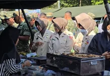 Sembako Murah Bazar HUT TNI di Balai Pamungkas Diserbu Warga