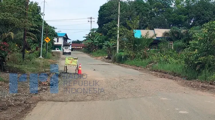 Warga Pertanyakan Kejelasan Perbaikan Jalan Nasional di Kubar
