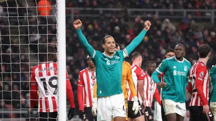 Van Dijk Bawa Liverpool Kalahkan Tuan Rumah Sunderland