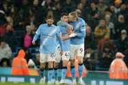 Manchester City Tundukkan Fulham, Tempel Arsenal di Puncak