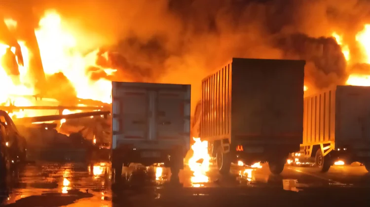 Pabrik Cat di Cikupa Tangerang Terbakar, Kerugian Capai Rp6 Miliar