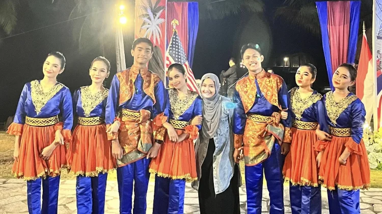 Siswa SMANDA Natuna Tampil di Hadapan Dubes AS