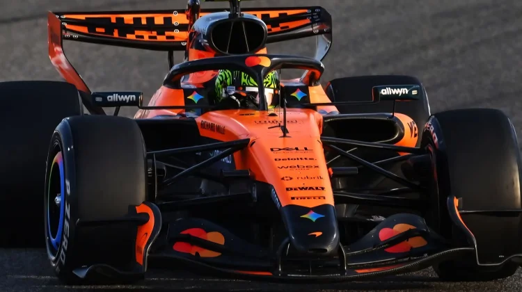 Lando Norris Catat Waktu Tercepat Tes Pramusim Perdana F1 2026
