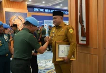 Bupati Rudy Susmanto Terima Brevet Kehormatan Paspampres